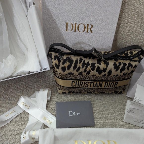Christian Dior MEDIUM DIORTRAVEL NOMAD POUCH Brand New - Picture 10 of 14